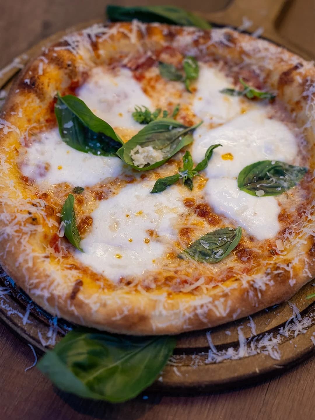 Dolci Büyükada'da fesleğenli pizza